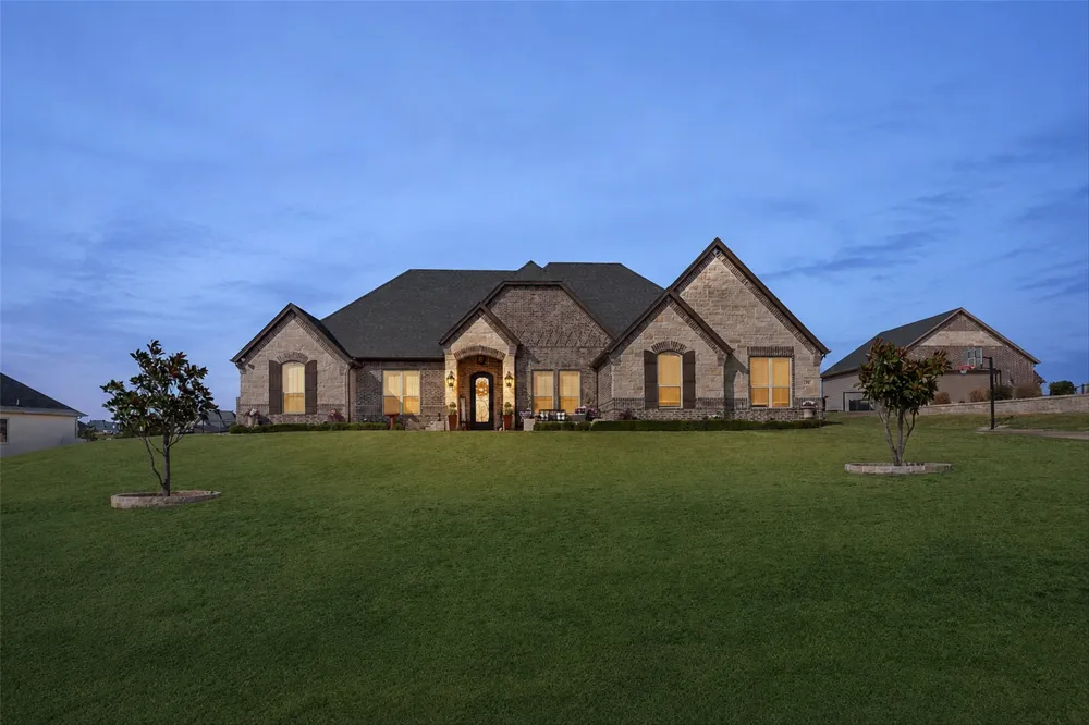 329 Kenyon Court Granbury, TX 76049