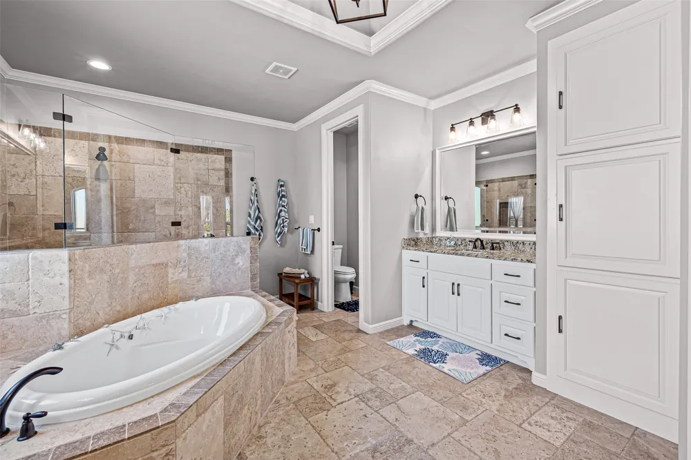 329 Kenyon Court Granbury, TX 76049