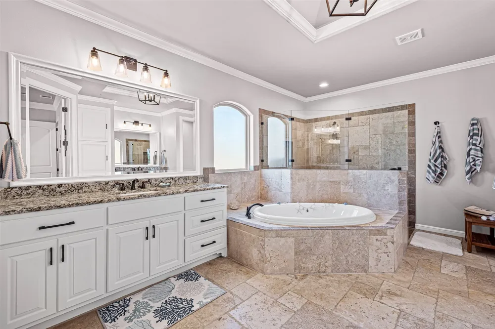 329 Kenyon Court Granbury, TX 76049