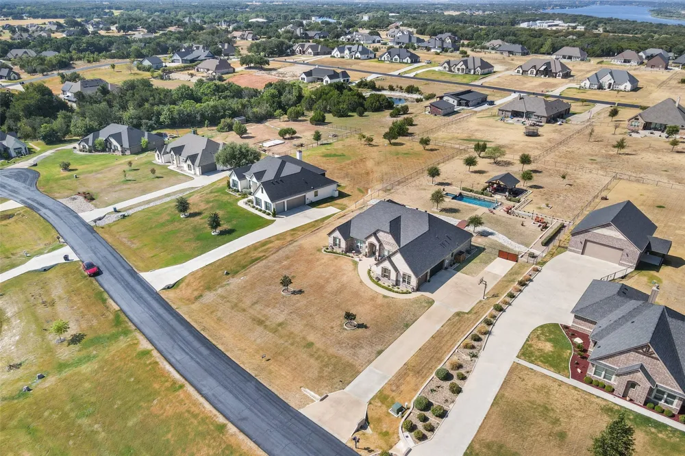 329 Kenyon Court Granbury, TX 76049