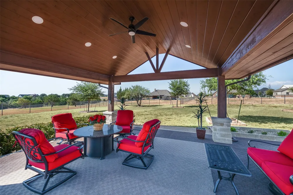 329 Kenyon Court Granbury, TX 76049