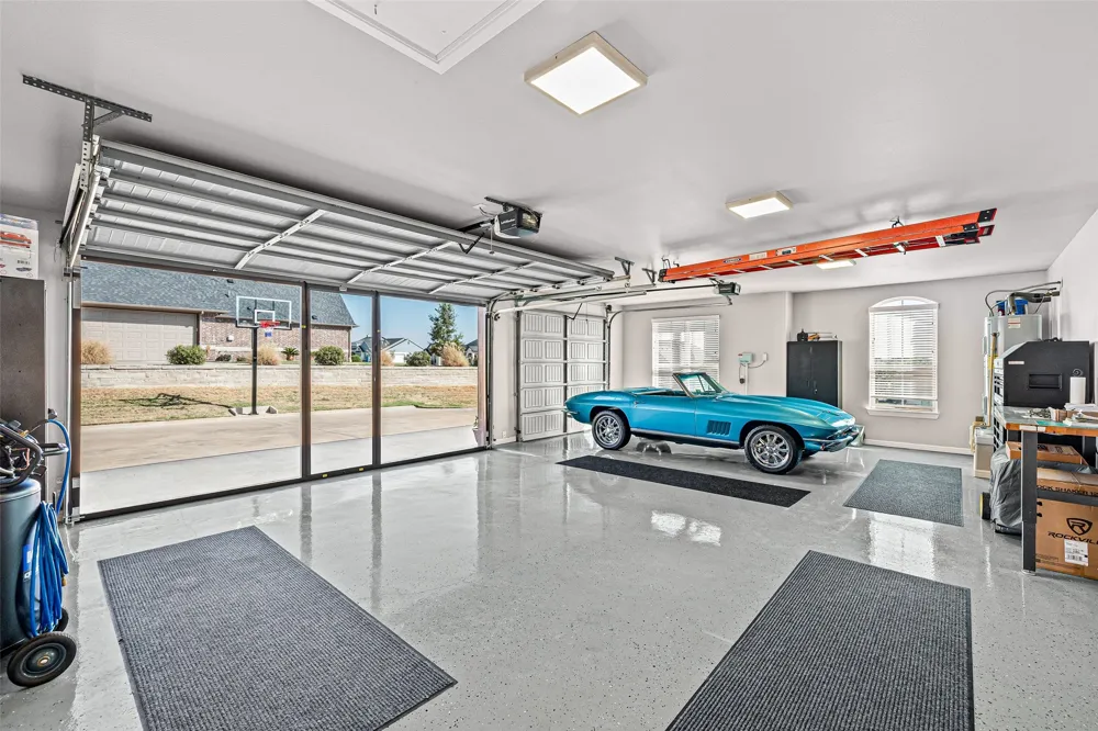 329 Kenyon Court Granbury, TX 76049