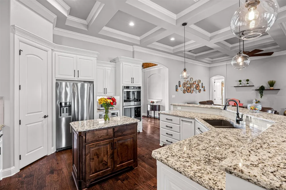 329 Kenyon Court Granbury, TX 76049