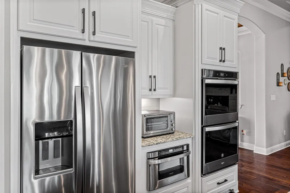 329 Kenyon Court Granbury, TX 76049