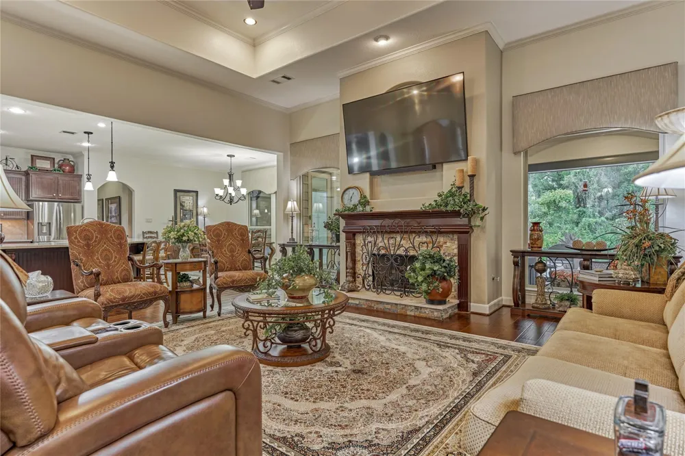 10 Westlyn Lane Montgomery, TX 77356