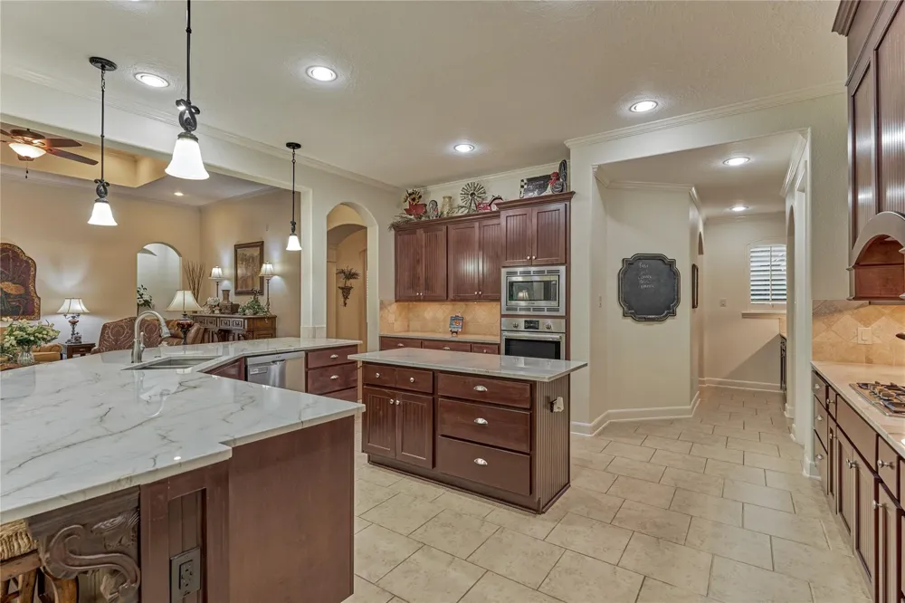 10 Westlyn Lane Montgomery, TX 77356