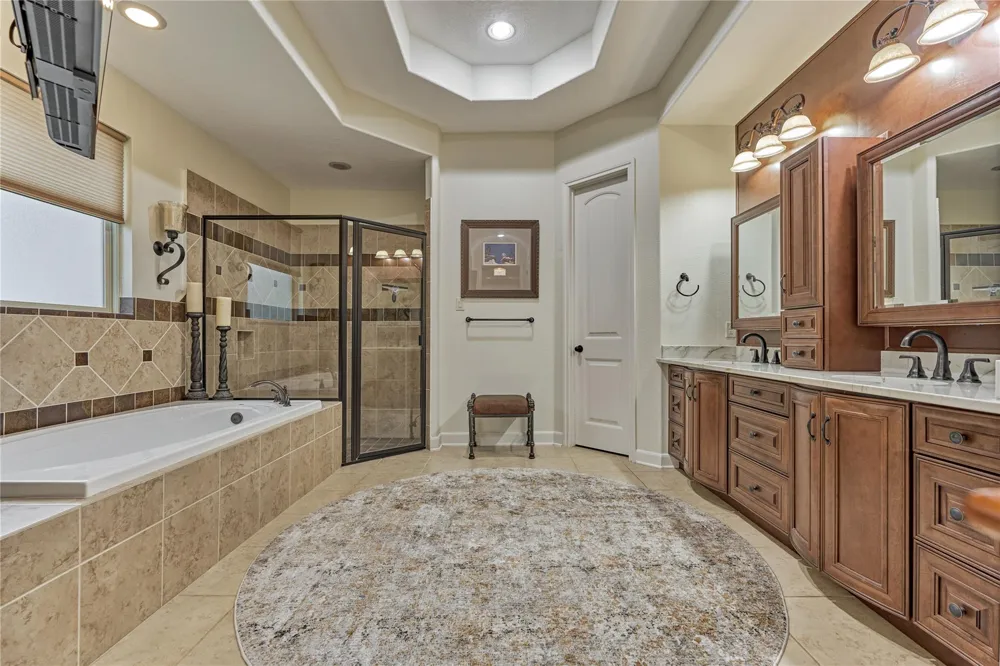 10 Westlyn Lane Montgomery, TX 77356