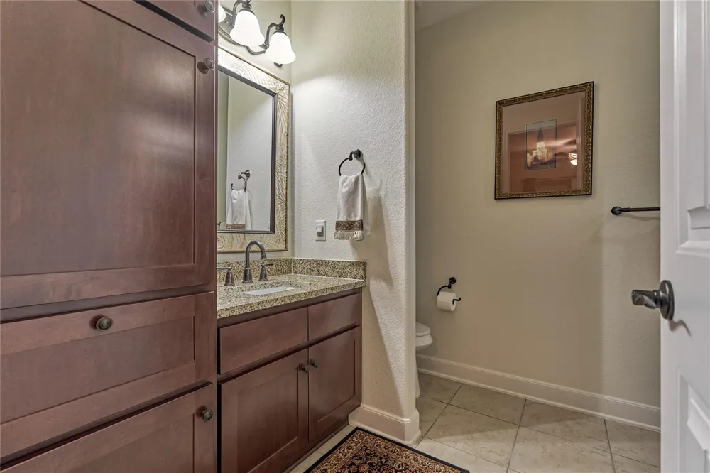 10 Westlyn Lane Montgomery, TX 77356
