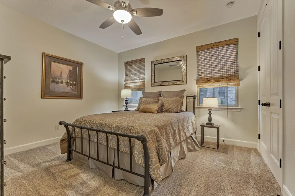 10 Westlyn Lane Montgomery, TX 77356