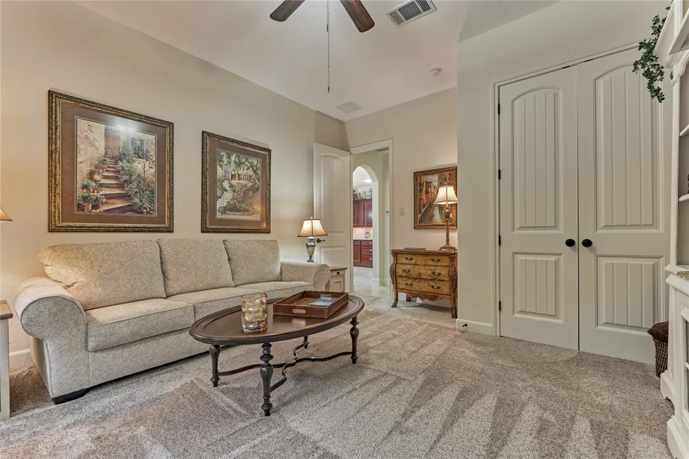 10 Westlyn Lane Montgomery, TX 77356