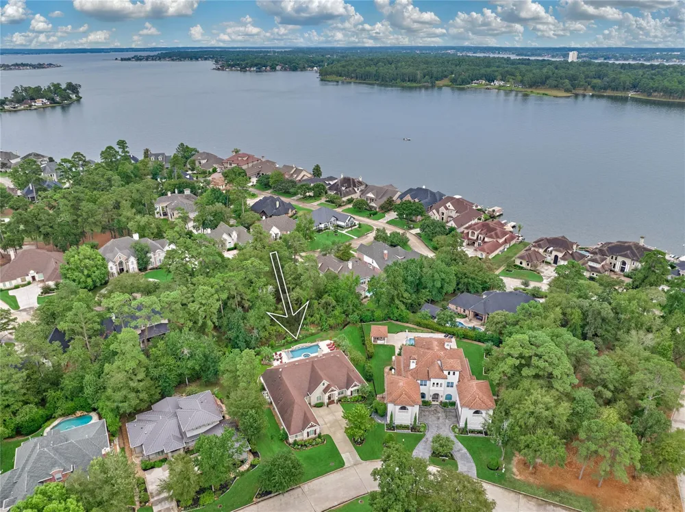 10 Westlyn Lane Montgomery, TX 77356