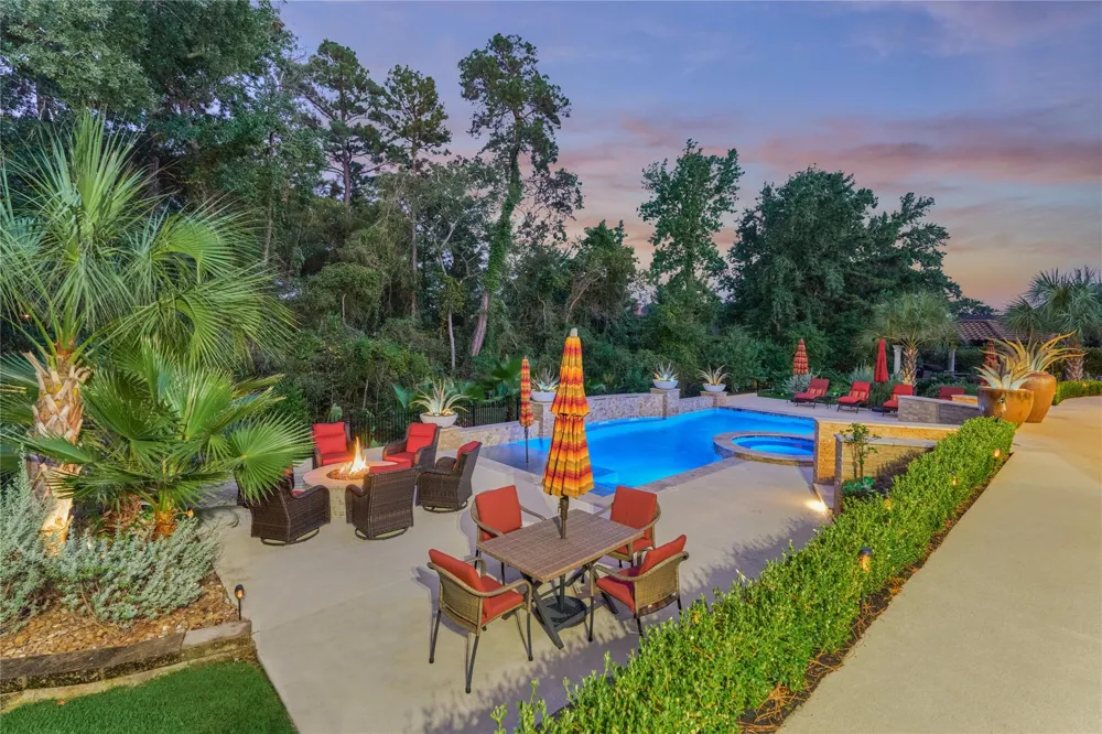 10 Westlyn Lane Montgomery, TX 77356