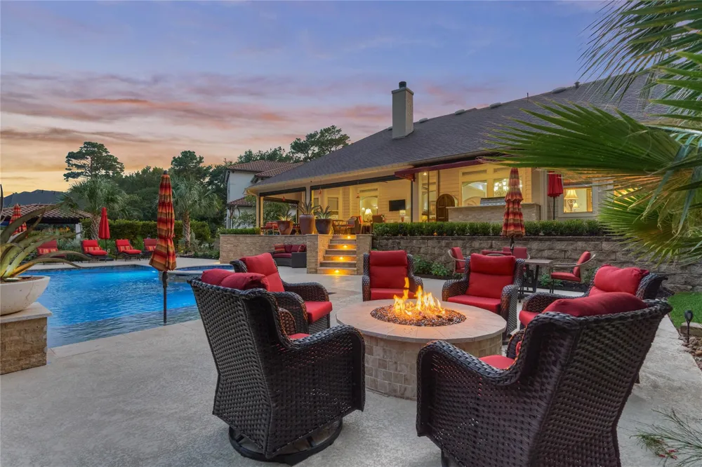 10 Westlyn Lane Montgomery, TX 77356