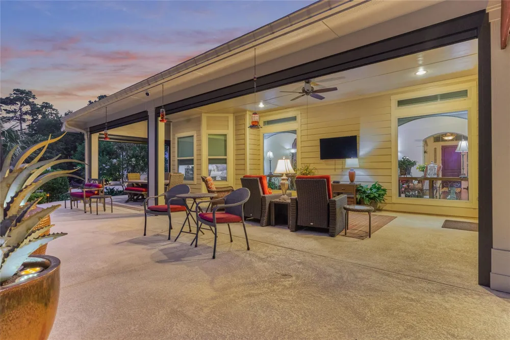 10 Westlyn Lane Montgomery, TX 77356