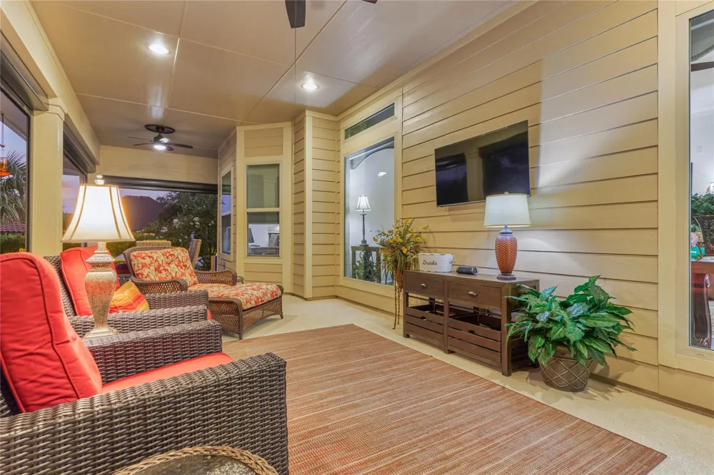 10 Westlyn Lane Montgomery, TX 77356