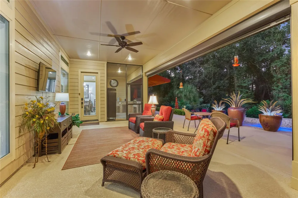 10 Westlyn Lane Montgomery, TX 77356