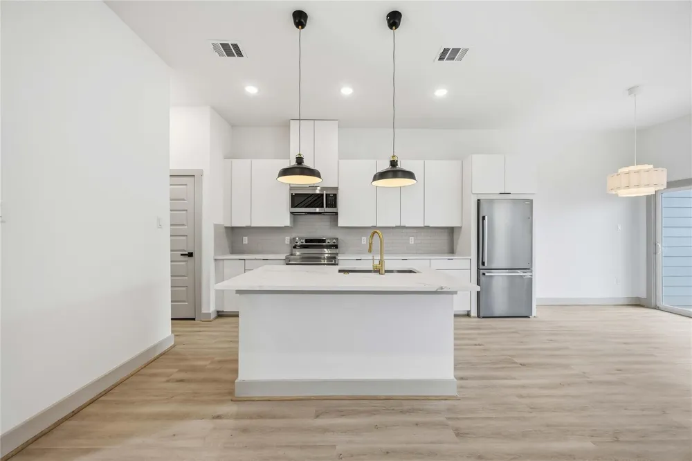 7555 Calhoun Street #A Houston, TX 77051