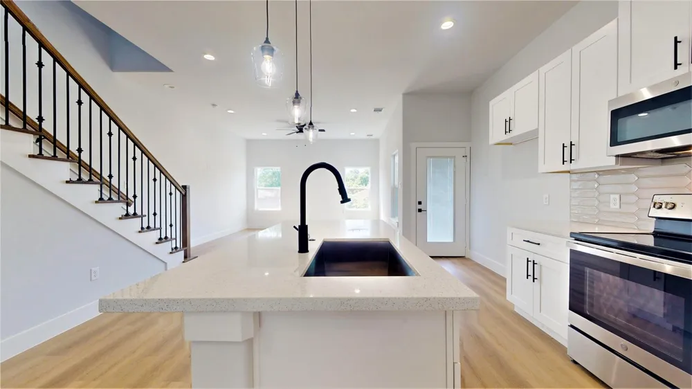 12234 Kirkgard Houston, TX 77045