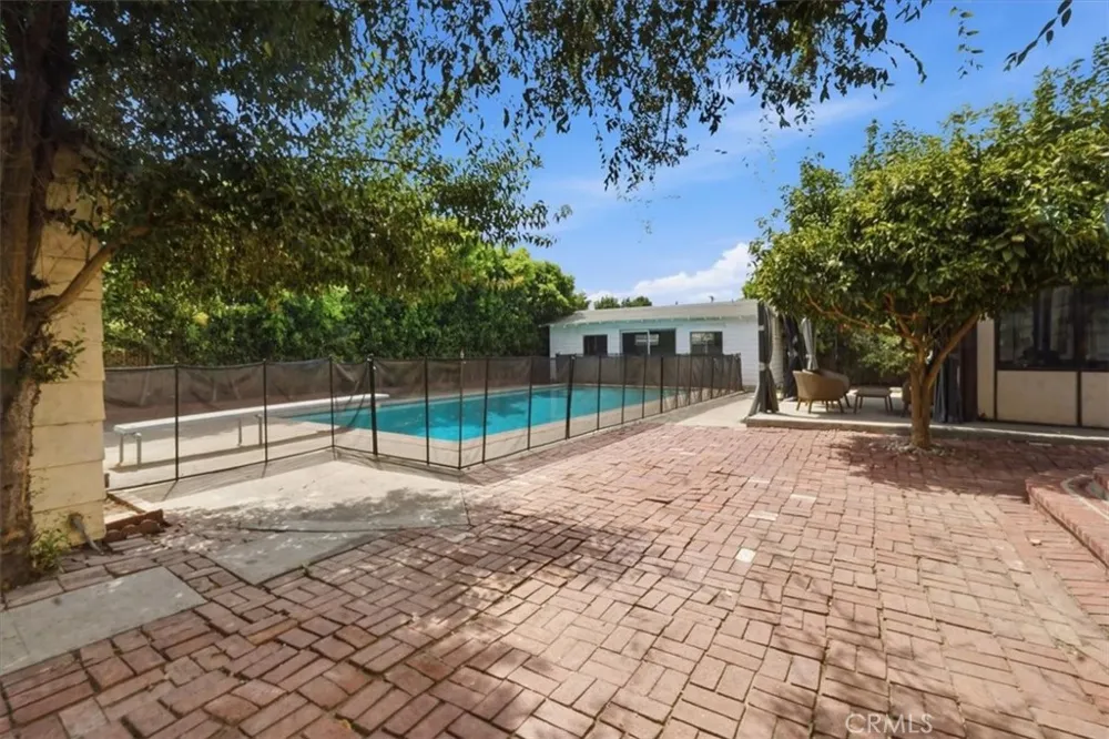 15808 Nordhoff Los Angeles, CA 91343