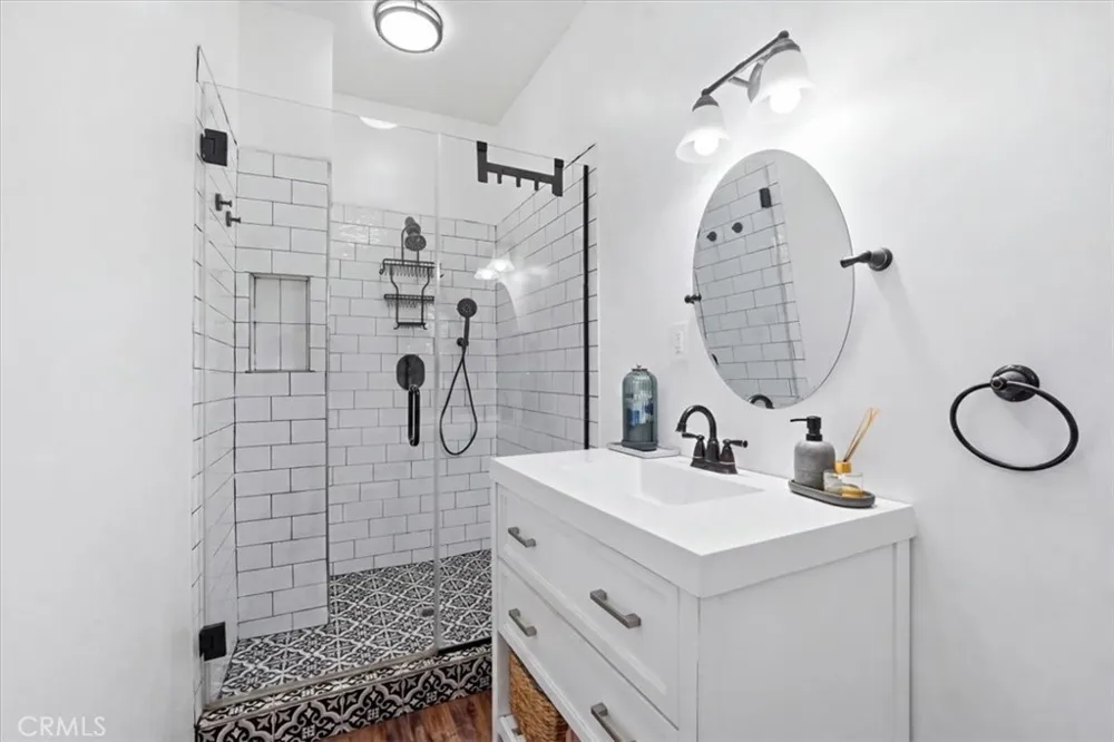 15808 Nordhoff Los Angeles, CA 91343