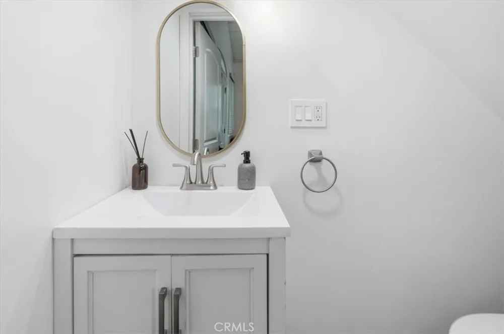 15808 Nordhoff Los Angeles, CA 91343