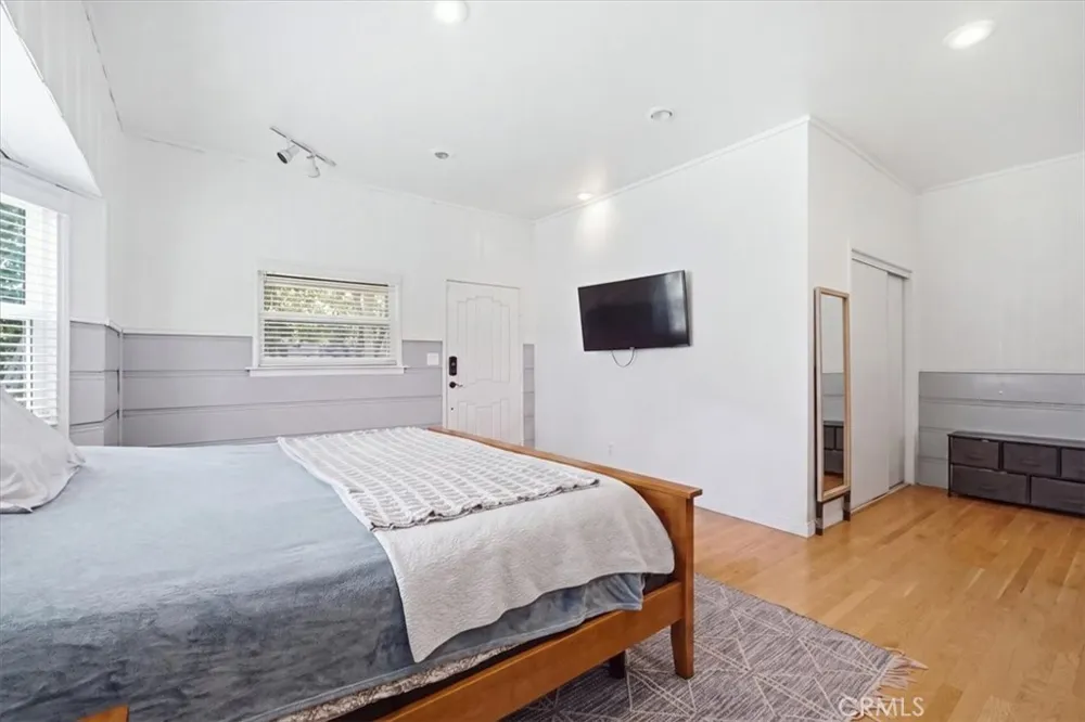 15808 Nordhoff Los Angeles, CA 91343