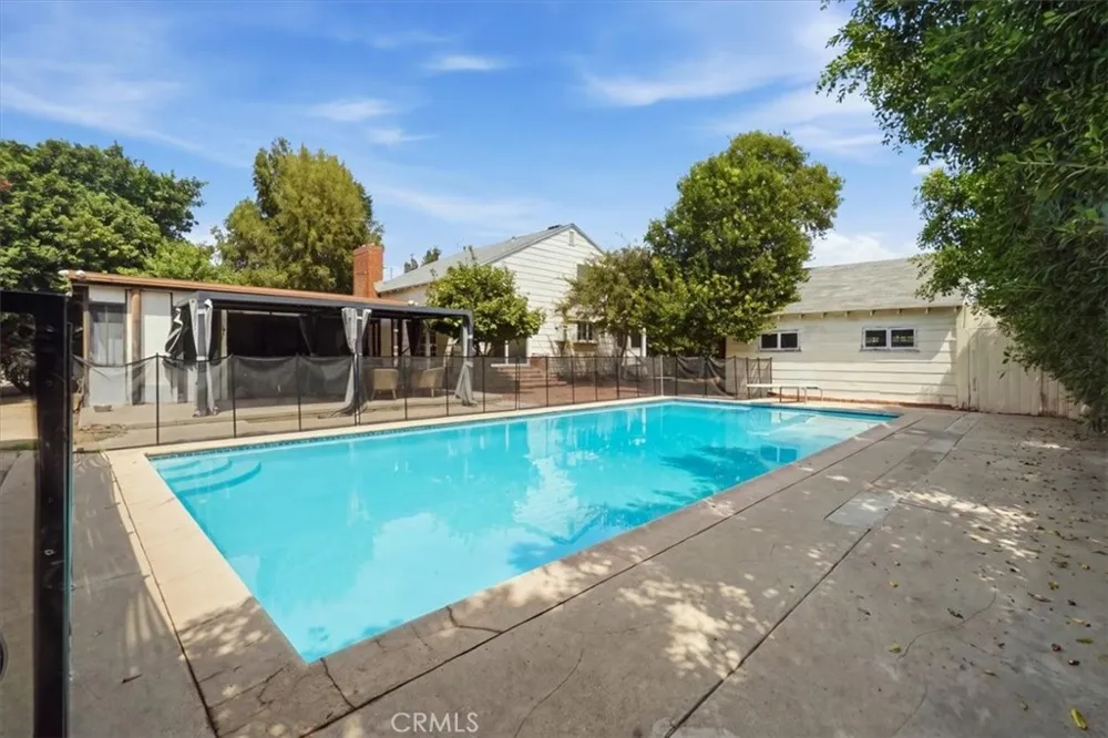 15808 Nordhoff Los Angeles, CA 91343