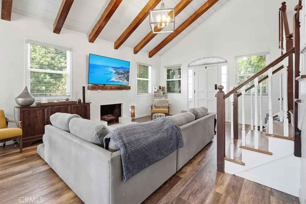15808 Nordhoff Los Angeles, CA 91343