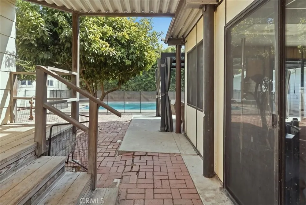 15808 Nordhoff Los Angeles, CA 91343