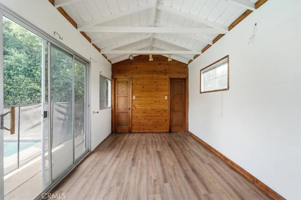 15808 Nordhoff Los Angeles, CA 91343