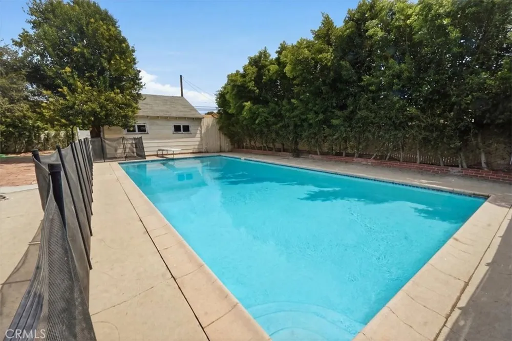 15808 Nordhoff Los Angeles, CA 91343