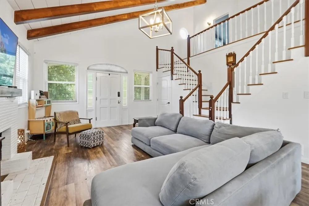 15808 Nordhoff Los Angeles, CA 91343