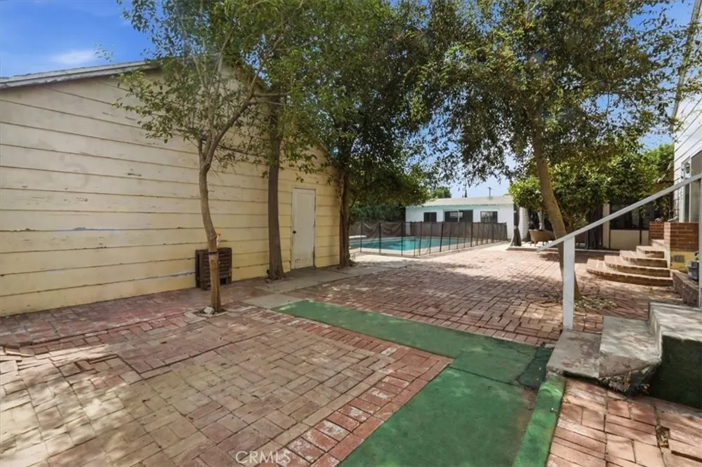 15808 Nordhoff Los Angeles, CA 91343