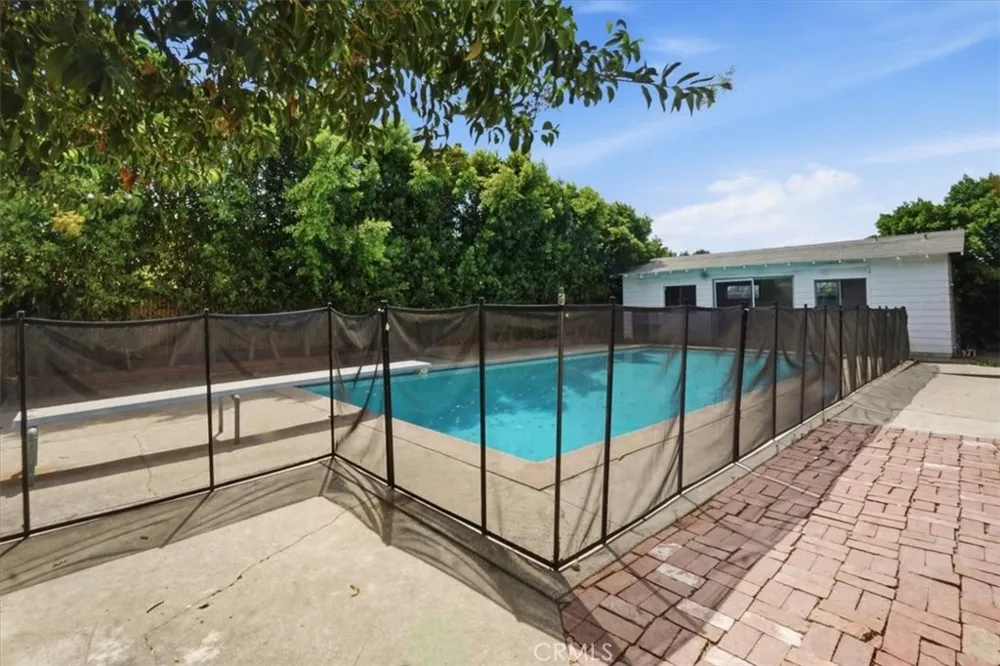 15808 Nordhoff Los Angeles, CA 91343