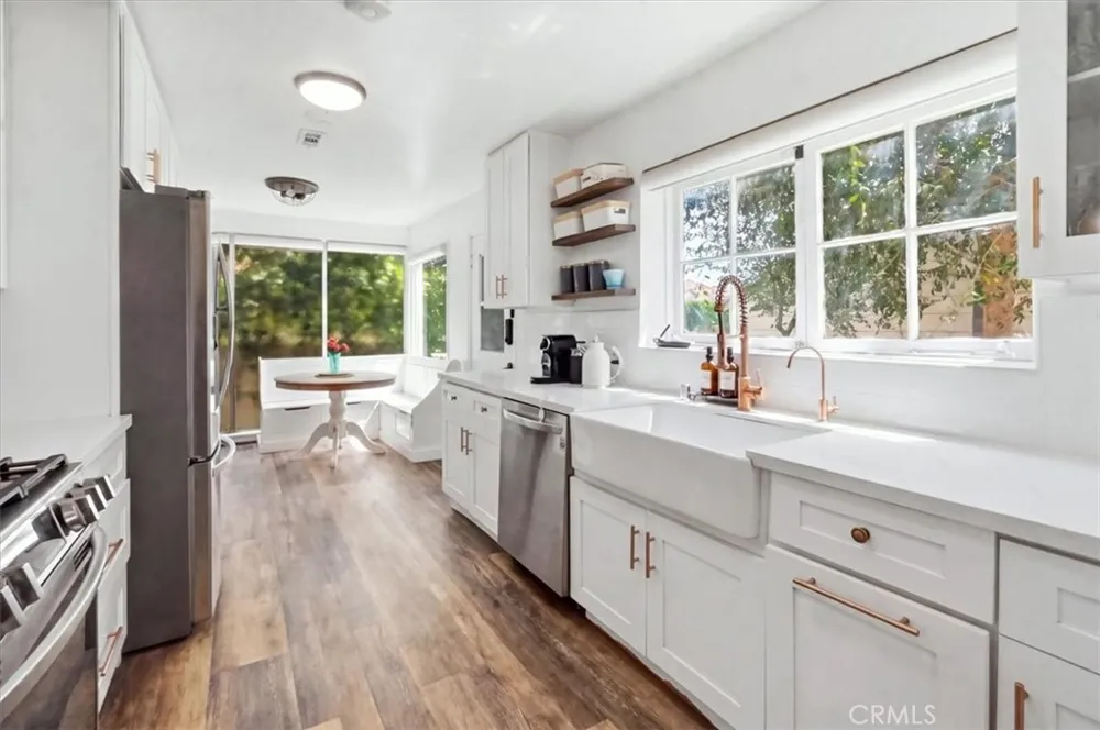 15808 Nordhoff Los Angeles, CA 91343