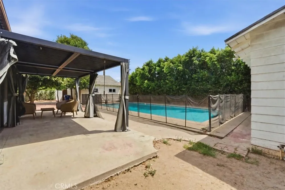 15808 Nordhoff Los Angeles, CA 91343
