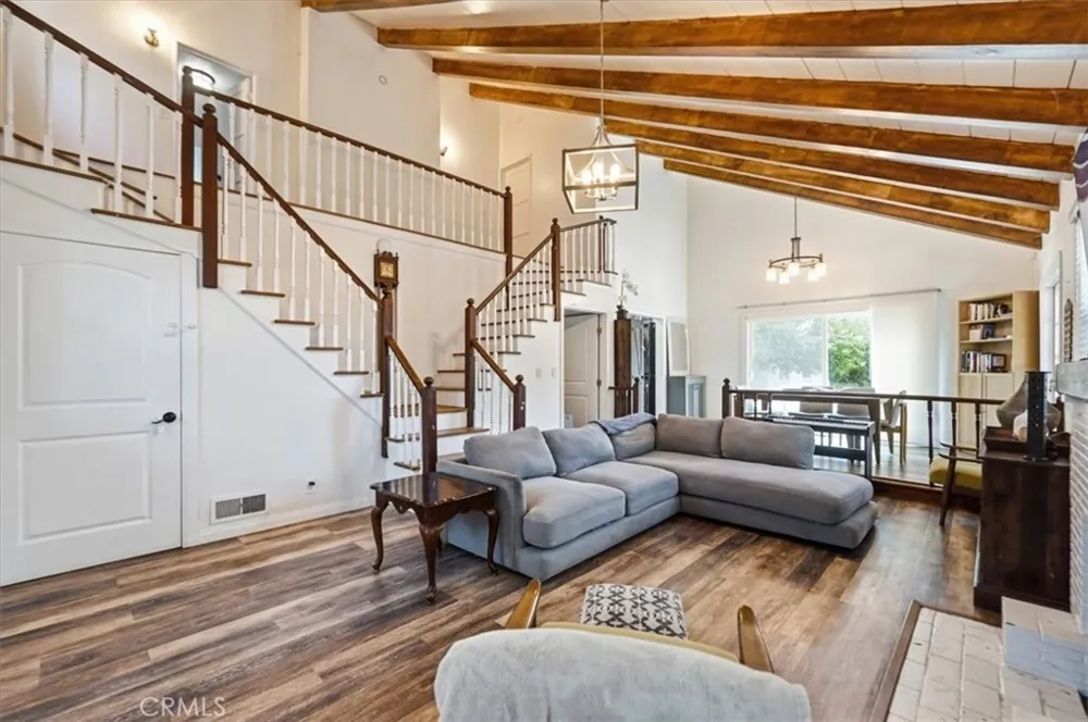 15808 Nordhoff Los Angeles, CA 91343