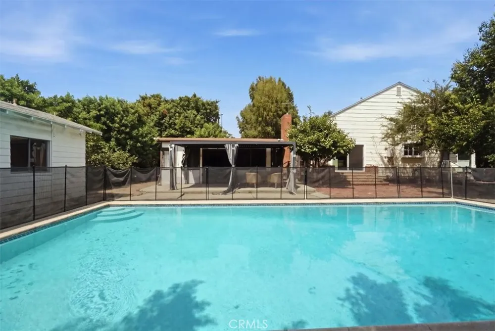 15808 Nordhoff Los Angeles, CA 91343