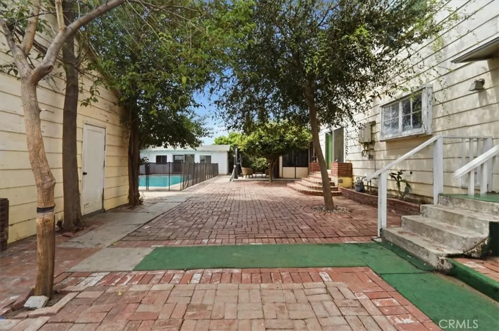 15808 Nordhoff Los Angeles, CA 91343