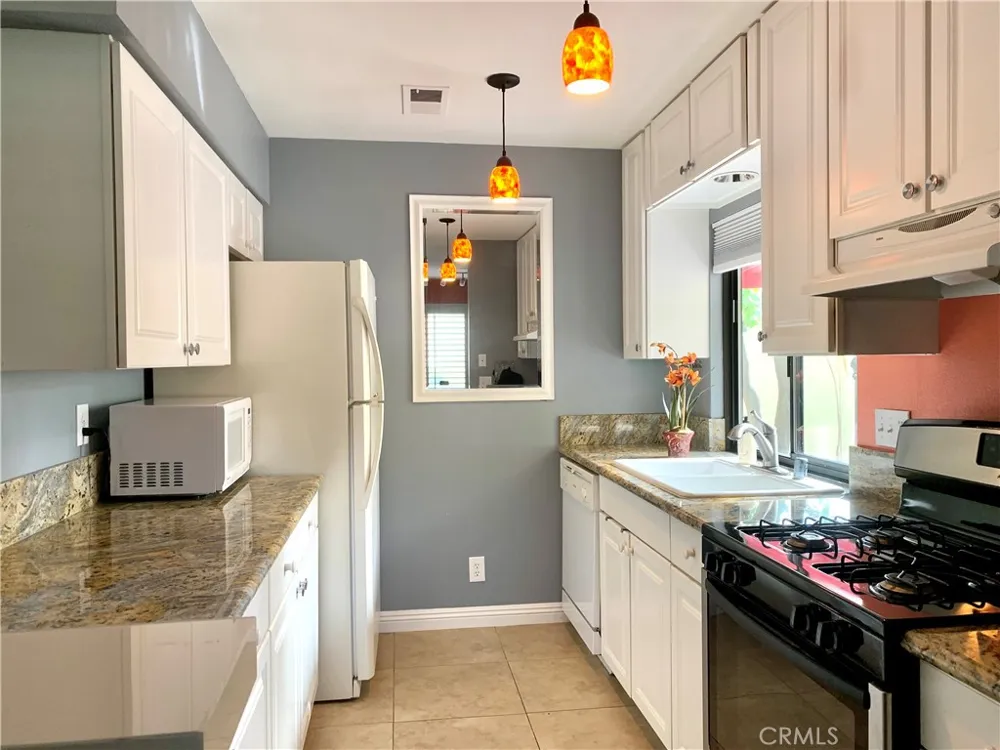 48840 Desert Flower Palm Desert, CA 92260