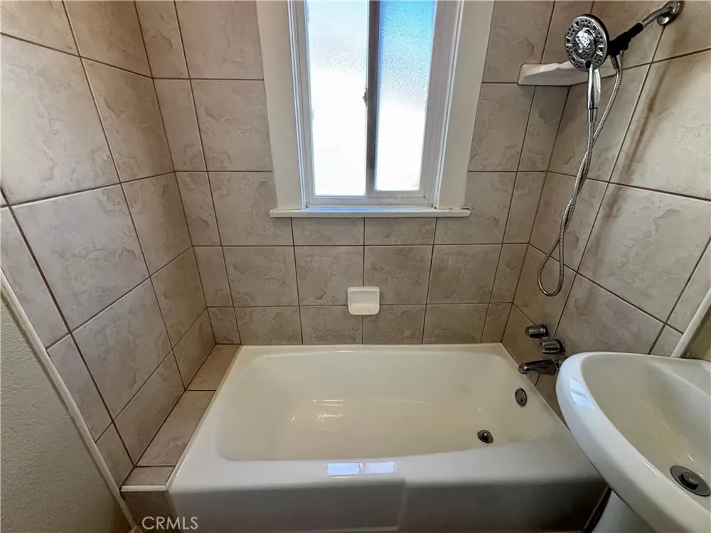 323 W 82nd Street Los Angeles, CA 90003