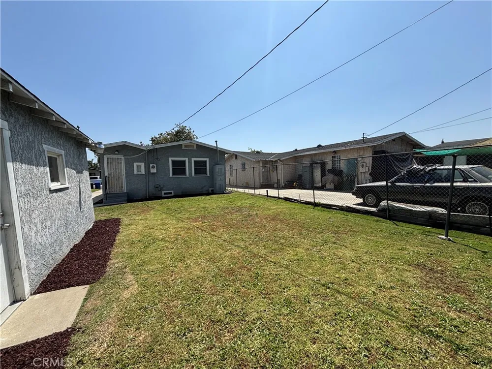 323 W 82nd Street Los Angeles, CA 90003