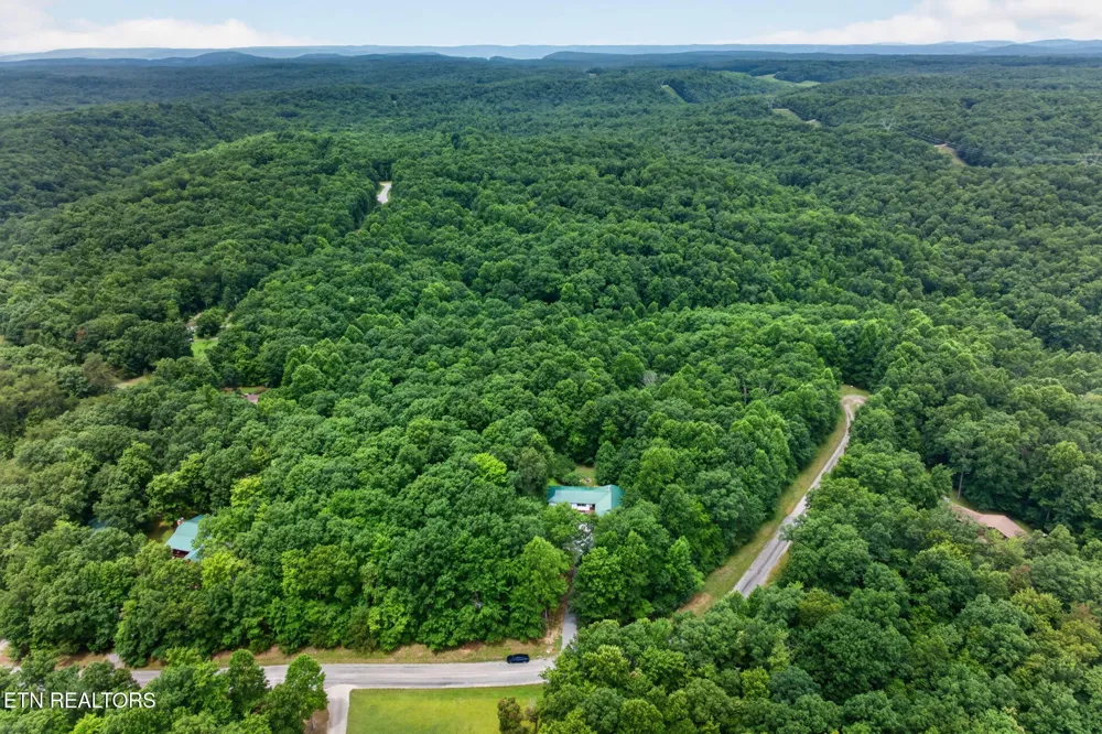 41 Jump Off Pl Monterey, TN 38574