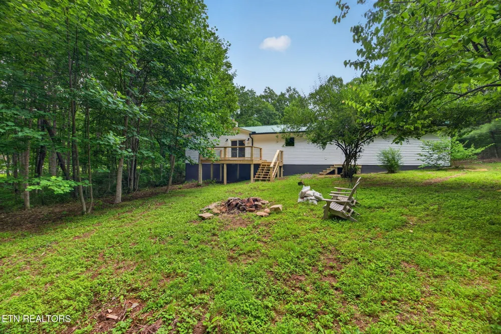 41 Jump Off Pl Monterey, TN 38574