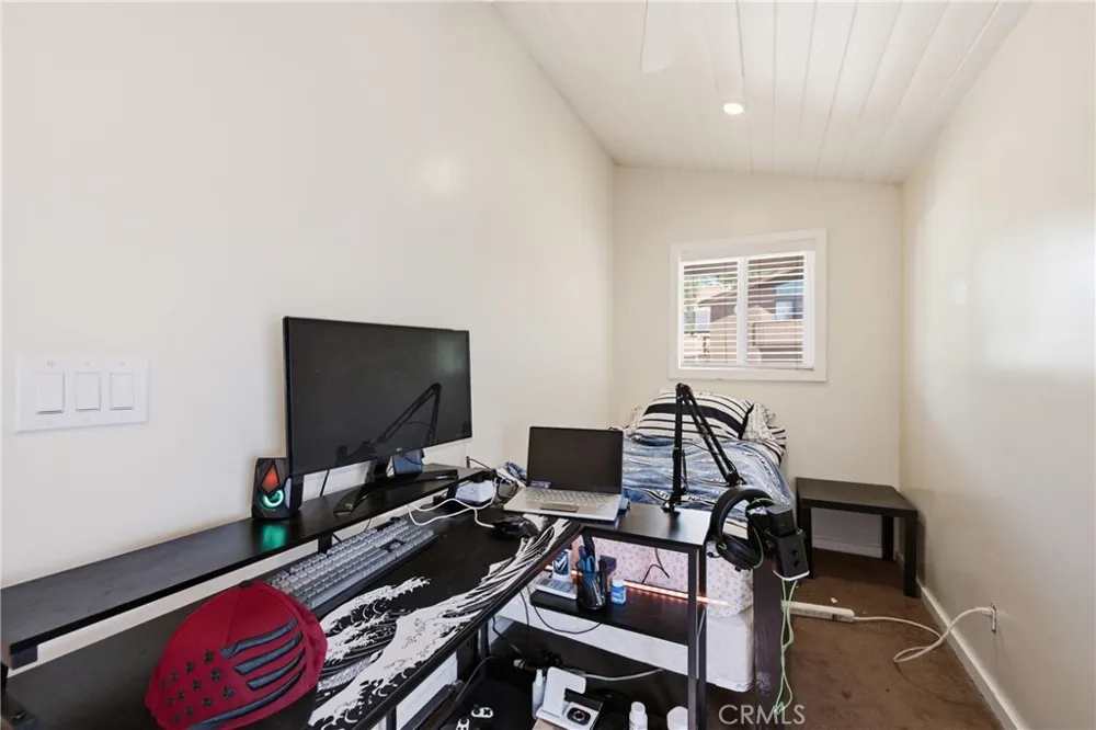 23520 EHLERS Chatsworth, CA 91311