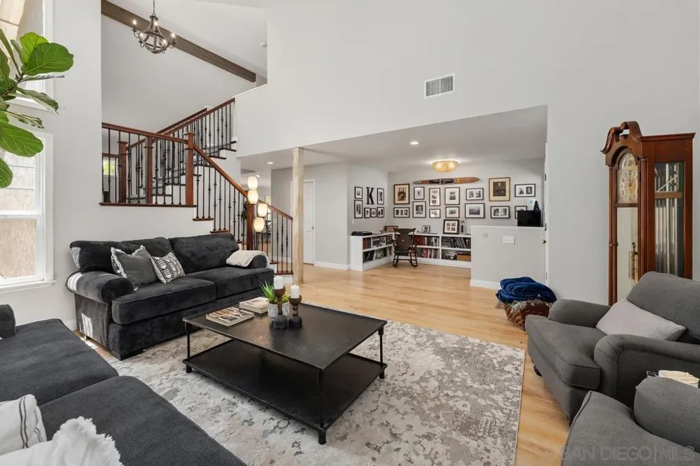 12397 Kingspine San Diego, CA 92131