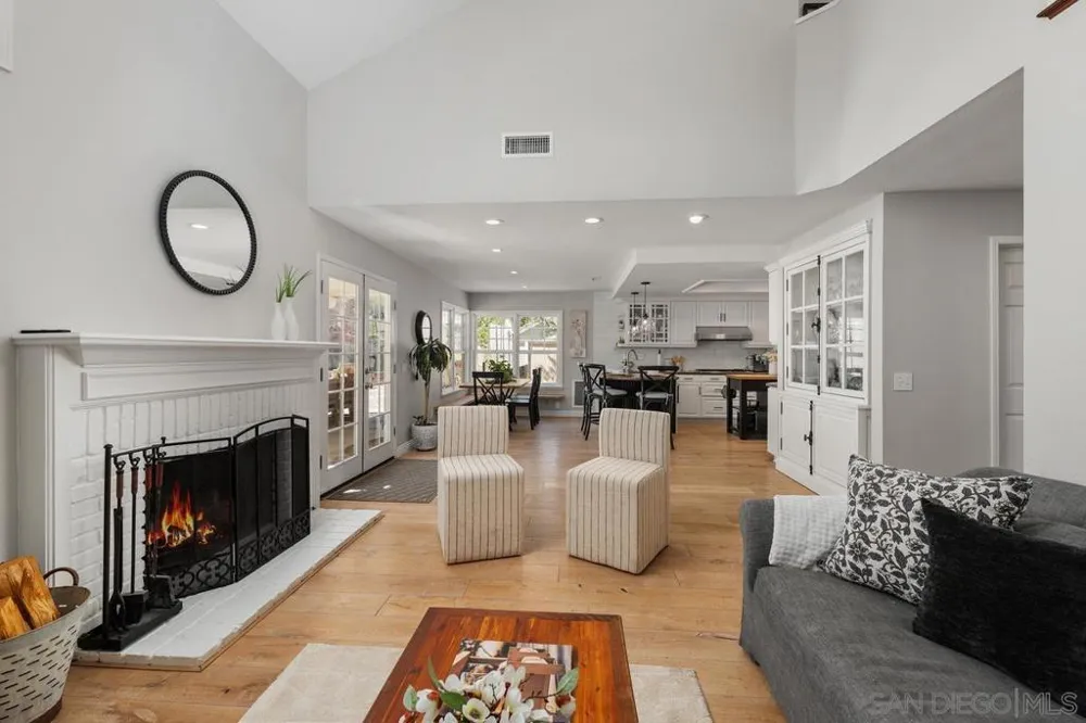 12397 Kingspine San Diego, CA 92131