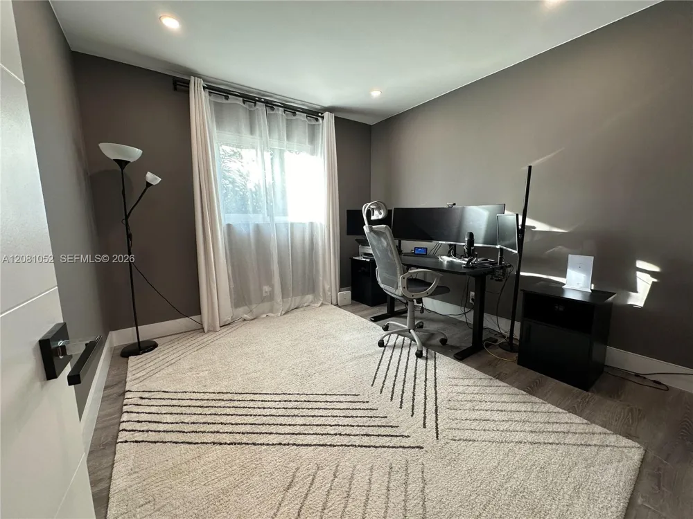 8203 NW 37th St Coral Springs, FL 33065