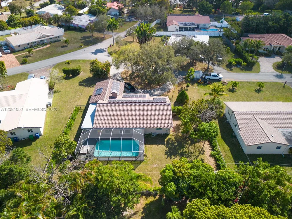 8203 NW 37th St Coral Springs, FL 33065
