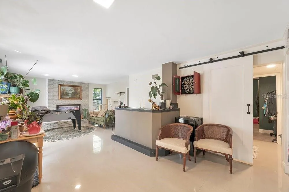1304 E OSBORNE Tampa, FL 33603